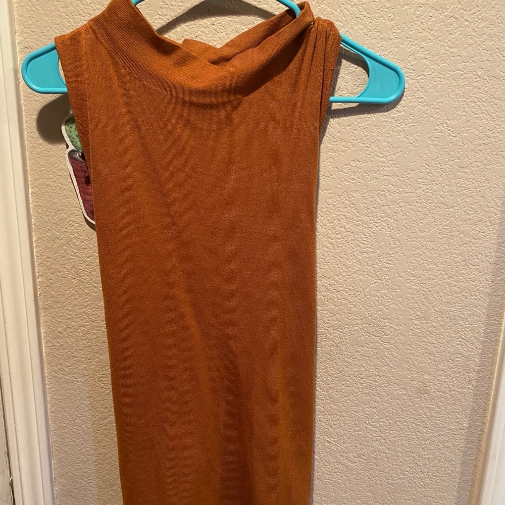 XXL Women’s sleeveless shirt with bow in back
